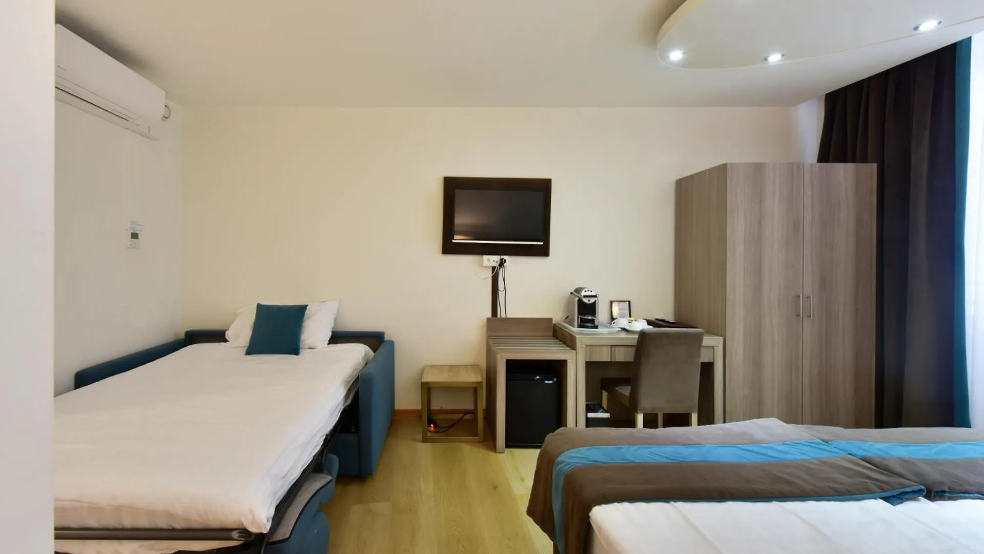 ***  ז'נבה Hotel Rousseau שוויץ