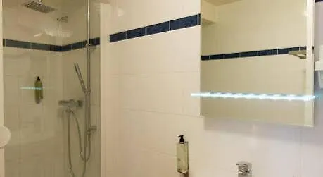 ***  ז'נבה Hotel Rousseau שוויץ